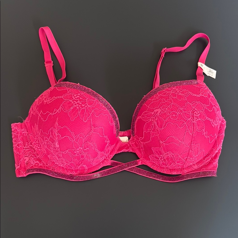 VICTORIA’S SECRET Pink Lace Underwire Bra 36C